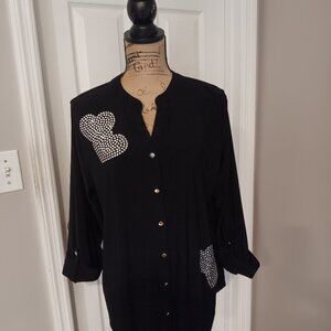 Black with Silver Tone Heart Design Ava & Grace Woman Top Size 1X